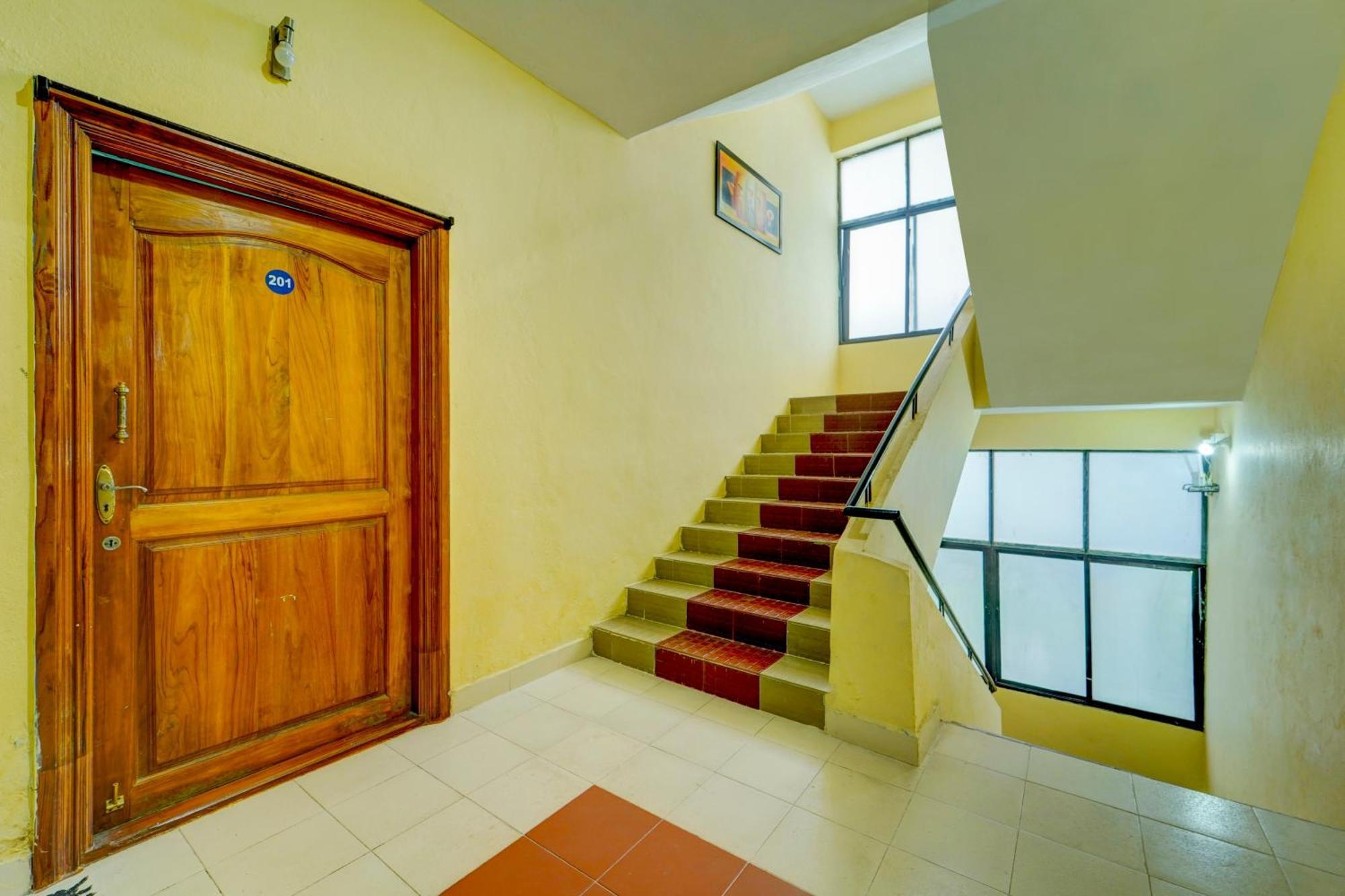 Hotel O Sree Nivas Homestay Тирупати Экстерьер фото